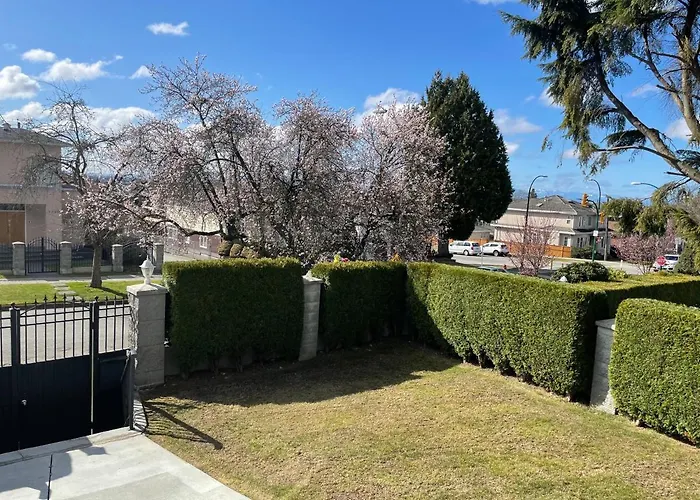 Adorable 2-Bedroom Basement In Vancouver